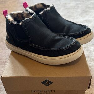 Sperry Kids Black Cozy Sneakers with Animal Print and Pink Highlights
